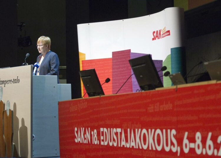 Myös presidentti Tarja Halonen oli paikalla SAK:n edustajakokouksen avajaisissa.