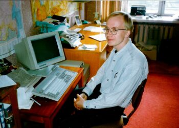 Kalle Kniivilä työhuoneessaan Moskovassa vuonna 1991.