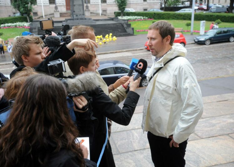 Hallituspuolueiden talouskantoja sovitellaan yhteen maaliskuussa. Tehtävästä odotetaan lähes yhtä vaikeaa kuin viime vuoden hallitusneuvottelut, joissa media tenttasi muun muassa Paavo Arhinmäkeä.