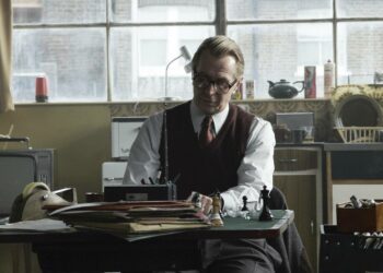 Gary Oldman on tyylikkään John le Carré -filmatisoinnin veteraaniagentti.