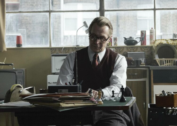 Gary Oldman on tyylikkään John le Carré -filmatisoinnin veteraaniagentti.