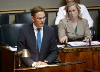 Pääministeri Jyrki Katainen (kok.) ja valtiovarainministeri Jutta Urpilainen (sd.) käyttivät eduskunnassa vahvat puheenvuorot eurooppalaisen yhteistyön puolesta.