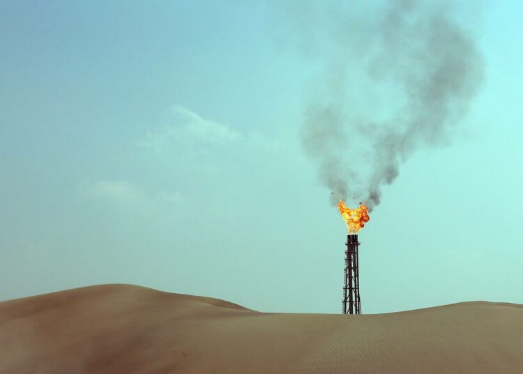 Kaasua poltetaan Qatarin Sailiyassa, muutaman kymmenen kilometrin päässä Dohan kokouspaikalta.