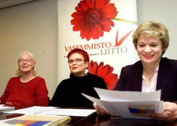 Perustulosta on puhuttu pitkään. Nyt se etenee edes jonkinlaisena kokeiluna. Vuonna 2006 vasemmistoliiton mallia esittelivät Minna Sirnö, Anne Huotari ja Kati Peltola.