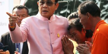 Thaimaan sotilasjuntan johtaja, kenraali Prayut Chan-o-cha haluaa jatkaa pääministerinä vielä tulevien parlamenttivaalien jälkeen.
