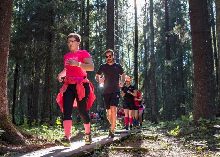 Jos juoksu maittaa, mutta asfaltti painaa, mene metsään. Polkujuoksuun on jo moni hurahtanut.