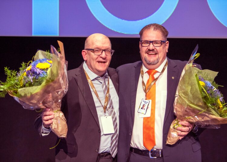 Teollisuusliiton puheenjohtaja Riku Aalto (vasemmalla) ja varapuheenjohtaja Turja Lehtonen.