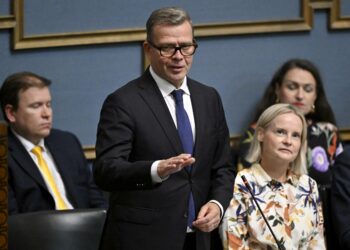 Petteri Orpo vastasi Riikka Purralle esitettyihin kysymyksiin syksyn ensimmäisellä kyselytunnilla.