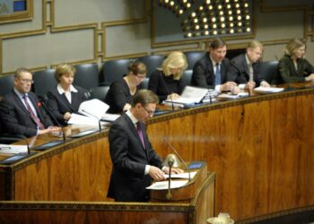 Pääministeri Katainen antoi pääministerin ilmoituksen Euroopan taloudelllisesta tilanteesta.