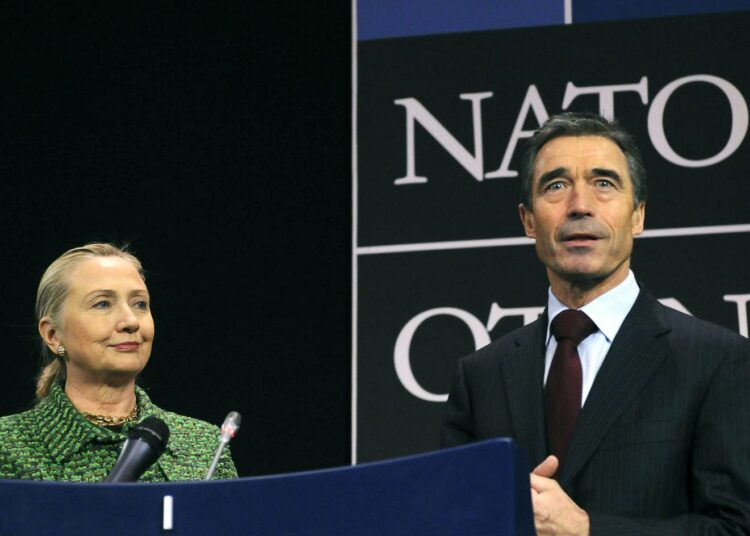 Naton ulkoministerikokouksessa 8. joulukuuta puhuivat muun muassa Yhdysvaltain ulkoministeri Hillary Clinton ja Naton pääsihteeri Anders Fogh Rasmussen.