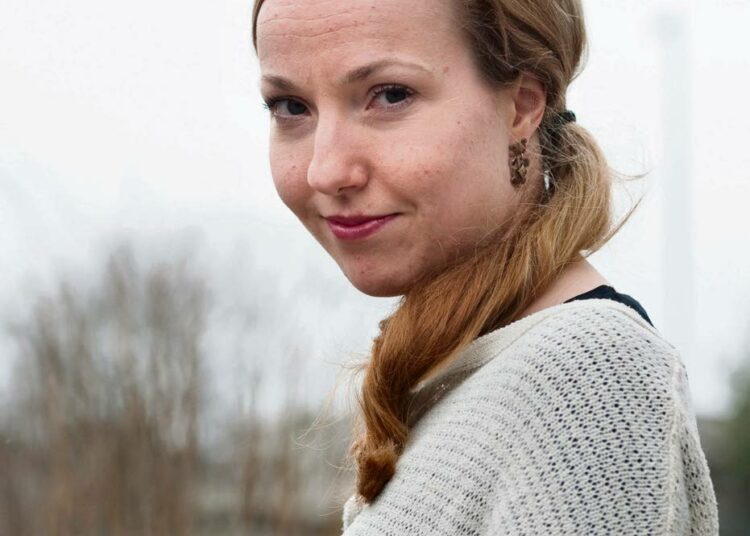 Politiikan tutkija Elina Aaltio kehottaa sosiaalipoliitikkoja puhumaan myös taloudesta.
