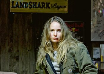Winter’s Bone on neljä Oscar-ehdokkuutta kerännyt jännitysdraama vuoristoseudun tyttö Reestä (sittemmin supertähdeksi noussut Jennifer Lawrence läpimurtoroolissaan), joka jääräpäisesti etsii kadonnutta isäänsä varoituksista huolimatta.