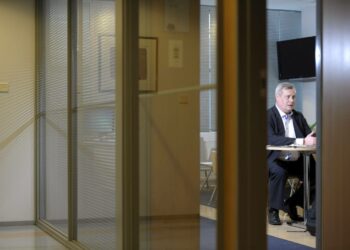 Antti Rinne on ilmeisen tosissaan pyrkimässä SDP:n puheenjohtajaksi.