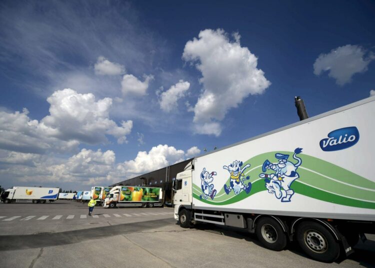Valion laktoosittomia tuoretuotteita Venäjälle kuljettaneet neljä rekkaa pysäytettiin Venäjän rajalle keskiviikkona.