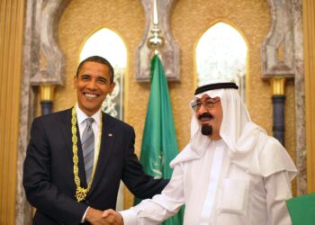 Saudi-Arabian kuningas Abdullah kuoli perjantain vastaisena yönä. Kuvassa Abdullah Yhdysvaltain presidentin Barack Obaman seurassa kesäkuussa 2009.