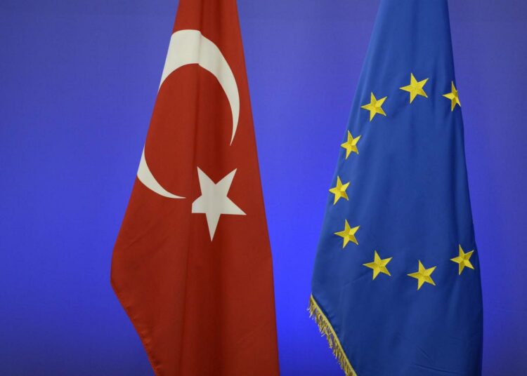 Miksi EU on niin hiljaa Turkin tilanteesta?