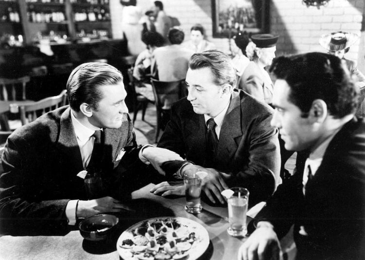 Kirk Douglas (vas.) ja Robert Mitchum hienossa rikosklassikossa.