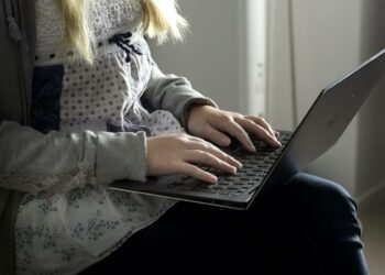 STTK on esittänyt, että työosuuskunnasta saatu tulo katsottaisiin työttömyysturvassa palkkatuloksi.