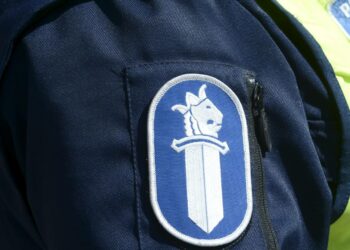Jos suomalaiset poliisimiehet ja -naiset alkavat urkkia työtovereitaan, se johtaa helposti ylilyönteihin, miettii kirjoittaja.