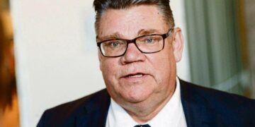 Ulkoministeri Timo Soini julkaisee jatkuvasti Ploki-blogissaan Suomen virallisesta linjasta poikkeavia kannanottoja.