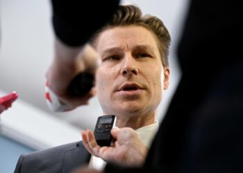 Useat kansalaisjärjestöt vaativat puolustusministeri Antti Häkkäsen (kok.) eroa.