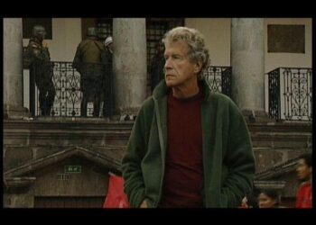 John Perkins Stelious Koulin dokumentissa Apology of an Economic Hit Man.