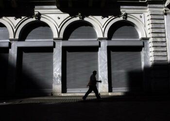 Jos talouskasvu jää odotuksista, Kreikan taloudelle tulisi sallia normaali tasapainottava toimintansa, OECD muistuttaa.