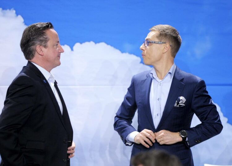 Alexander Stubbin kokoomus on Paavo Arhinmäen mukaan väärässä verratessaan valtiota kotitalouteen. David Cameronin Britannia maksaa 1800-luvun puolivälin velkojaan, koska uuden velan ottaminen on niin halpaa, hän kirjoittaa.