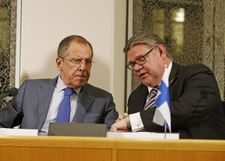 Ulkoministerit Sergei Lavrov ja Timo Soini tapasivat maanantaina Moskovassa.