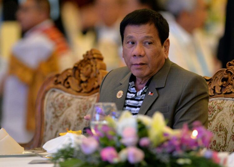 Filippiinien presidentti Rodrigo Duterte on tullut tunnetuksi kovista ja karskeista puheistaan.