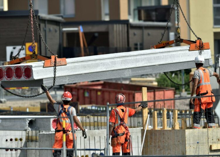 Työllisyysasteen nousu on viime kuukausina pysähtynyt 71,7 prosenttiin.