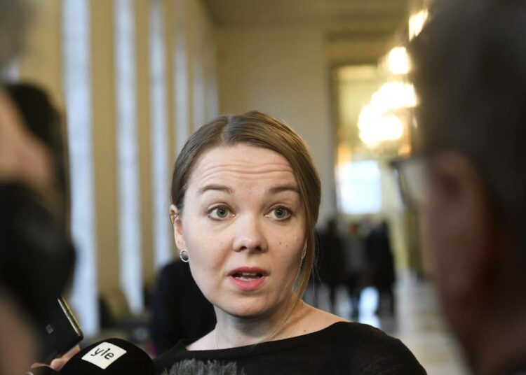 Valtiovarainministeri Katri Kulmunin mukaan hallituksella on tilanne hallussa koronaviruksesta huolimatta.
