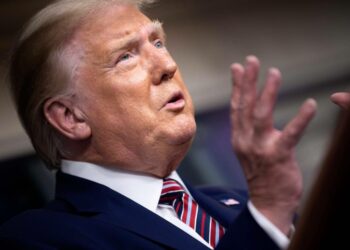 Presidentti Donald Trump sanoi Foxilla ohjelman juontajalle Sean Hannitylle, että hän tuomitsee Ku Klux Klanin, valkoisen ylivallan kannattajat ja äärioikeistojärjestö Proud Boysin.