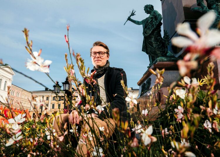 Tekoälyjournalismi ei naurata Jussi Ahokasta.