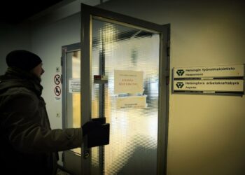 Työvoimatutkimuksen mukaan työttömistä lähes neljäsosa oli alle 25-vuotiaita.