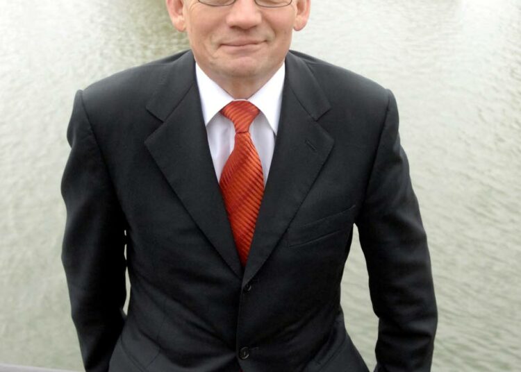 Mikko Mäenpää.