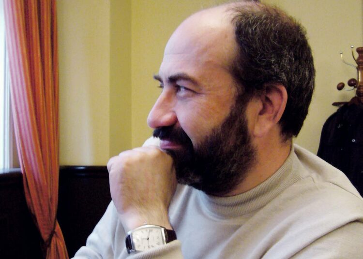 Professori Dmitri Strovskia turhauttaa, ettei rahaa tunnu riittävän sivistykseen.