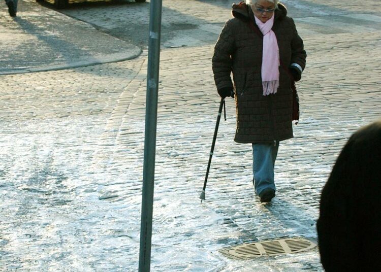 Putoamiset ja kaatumiset ovat yleisin tapaturmakuoleman syy sekä kotona että töissä.
