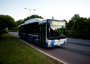 Joukkoliikenteen maksuihin on tulossa keskimäärin 3,5 prosentin korotus.
