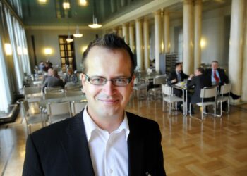Paavo Arhinmäen eduskunta-avustaja Antero Eerola työskenteli jo vuonna 1994 Ei EU:lle -kampanjassa.