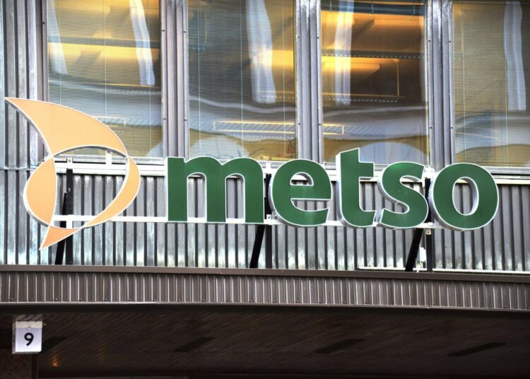 Metso ja siitä syntyvä Valmet vähentävät syksyn yt-neuvotteluissa Suomesta noin 900 työpaikkaa.