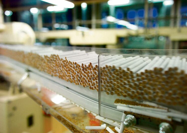 Tupakkayhtiö Philip Morris käy taistoa Australian kanssa.