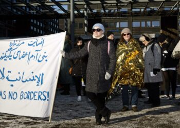 Helsingissä marssittiin turvapaikanhakijoiden oikeuksien puolesta 27. helmikuuta. Maanantaina julkaistun selvityksen mukaan turvapaikanhakijoilla on hyvä koulutus ja monipuolinen työkokemus.