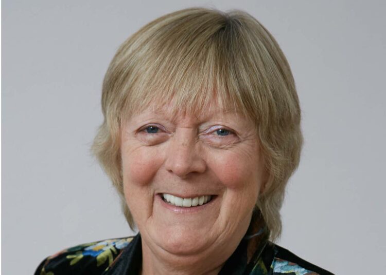 Porissa 10-11. helmikuuta järjestettävillä Autismin talvipäivillä valokeilassa ovat naiset ja tytöt. Aiheesta luennoi autismialan uranuurtaja Judith Gould Englannista, joka tällä hetkellä on paneutunut erityisesti autismikirjon naisten ja tyttöjen diagnosointiin.