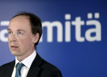 Perussuomalaisten kannattajat haluavat Jussi Halla-ahon puheenjohtajaksi.