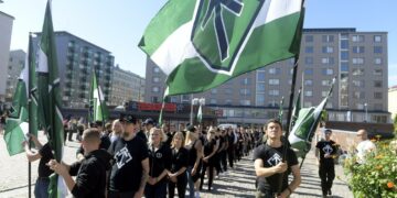 Poliisihallitus ajaa uusnatsijärjestön Pohjoismaisen vastarintaliikkeen (PVL) lakkauttamista. Kuva on järjestön marssilta Turusta 18. elokuuta.