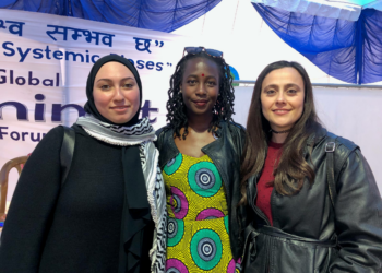 Naisaktivistit Lähi-idästä ja Keniasta, (vasemmalta oikealle) Saffana Abu Safyeh, Ivy Teressa ja Farah Shaer jakoivat näkemyksiään sukupuolesta ja toivottavasta kehityksen suunnasta Maailman sosiaalifoorumissa Kathmandussa.