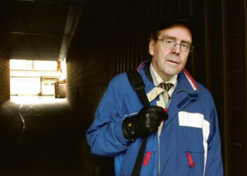Ministeri Kalevi Kivistön mielestä Suomessa sanotaan kaivattavan keskustelua, mutta valtavirrasta poikkevat mielipiteet kuitenkin herkästi tuomitaan.