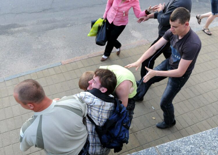 Vallankumous sosiaalisten verkostojen avulla -liikkeen mielenosoitus Minskissä heinäkuun 13. päivä.