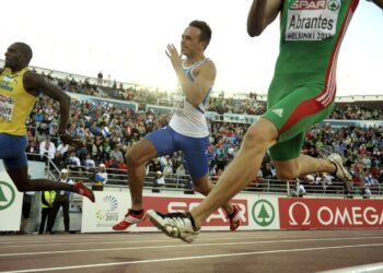 Olympiastadionin radoilla 1 ja 2 ei pysty juoksemaan normaalisti, totesi Jonathan Åstrand 200 metrin välieräjuoksun jälkeen.